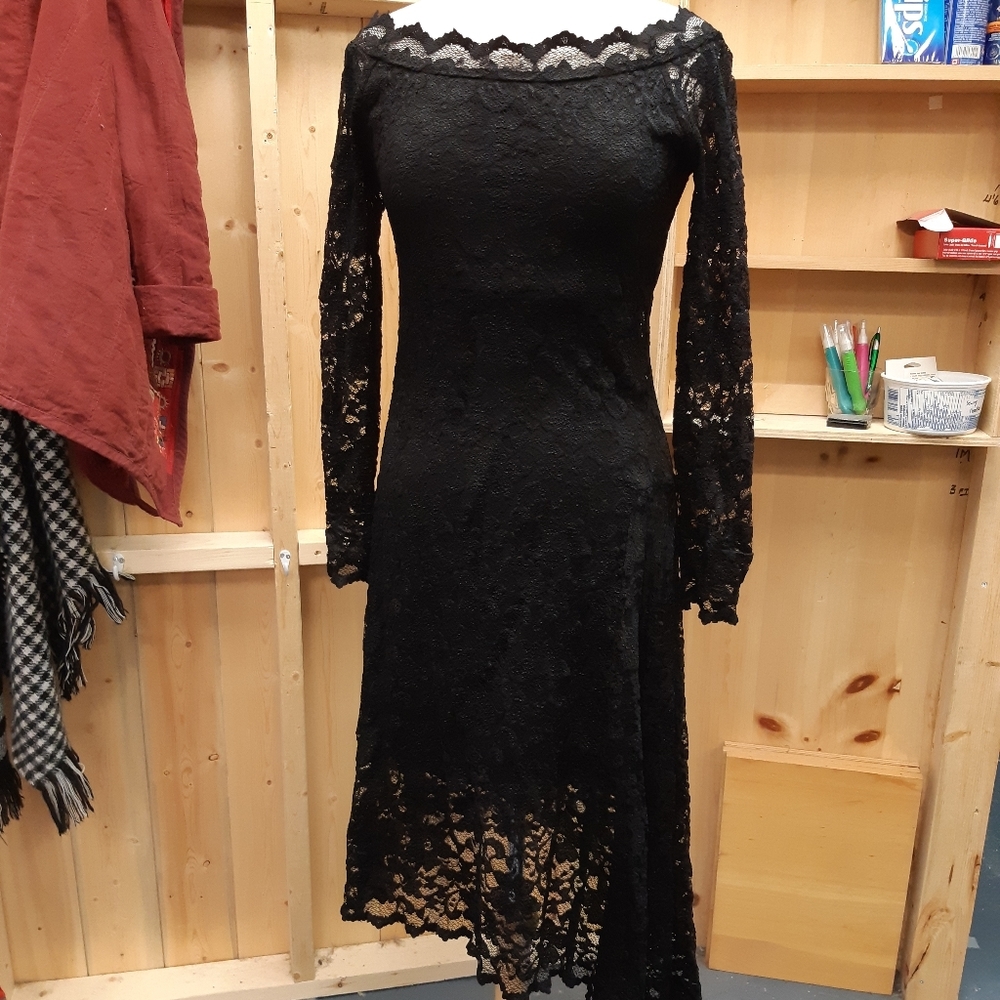 Black lacy dress